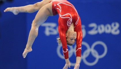 bti体育博彩-莱万多夫斯基王者归来，C9战术革新首秀惊艳全场